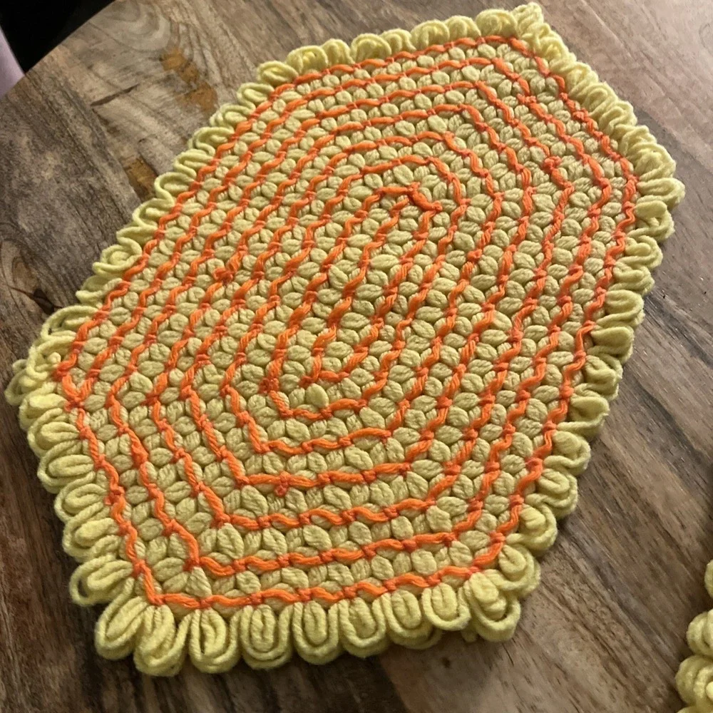 MCM *Mid Century Table PLACEMATS‎ RETRO *Yarn VINTAGE Yellow Orange Boho Hippie